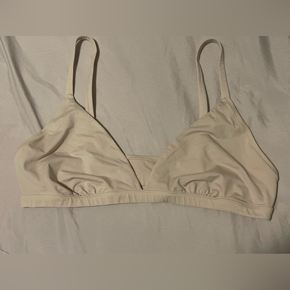 Triange Bralette - Picture 2 of 5